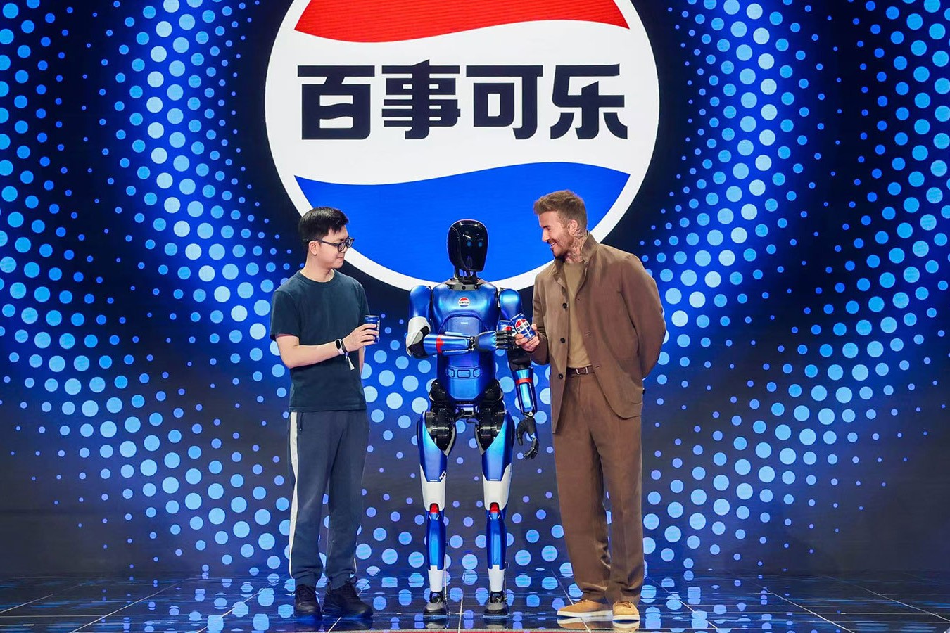 JS Game机器人携手百事中国共创“百事蓝宝” 共燃渴望新章